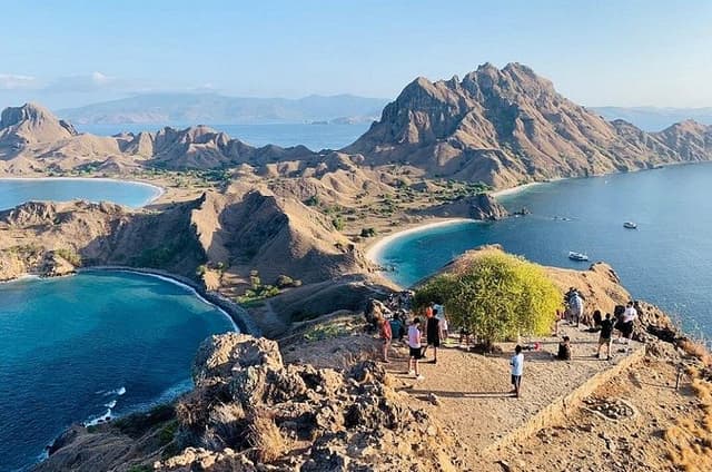 Komodo Islands with Speedboat in Labuhan Bajo