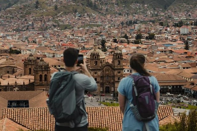Cusco: Cultural & Historic Walking Tour with Local Drinks