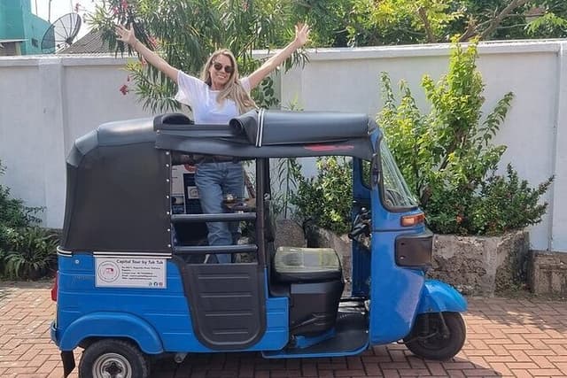 Colombo Tuk Tuk City Tour -Sightseeing Entry Fees & Food Included
