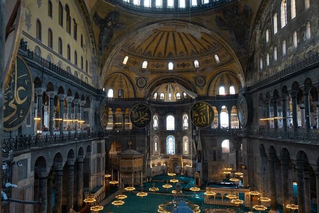 Istanbul: Blue Mosque & Hagia Sophia Small-Group Tour with ticket