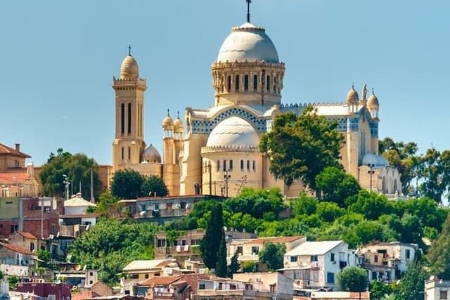 Discover Algiers on a Private Tour – Casbah, downtown and more