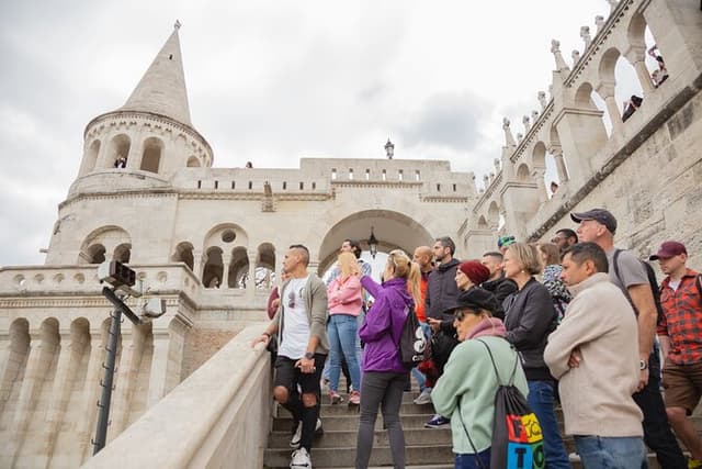 Free Buda Castle Tour: Fisherman's bastion and hidden gems