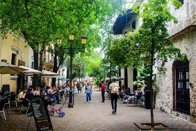 Iconic Highlights and historical Tour in Santo Domingo