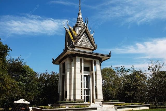 Half Day Tuol Sleng S21 and Choeung Ek Killing Field Tour