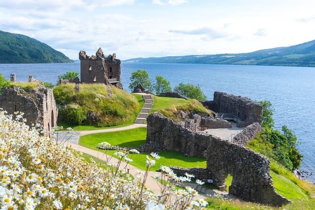 Loch Ness, Outlander & Urquhart Castle with Cruise from Inverness