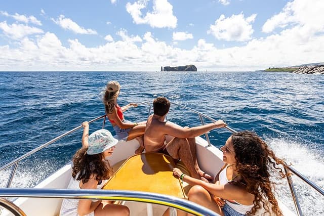 Private boat tour of the islets in Vila Franca do Campo