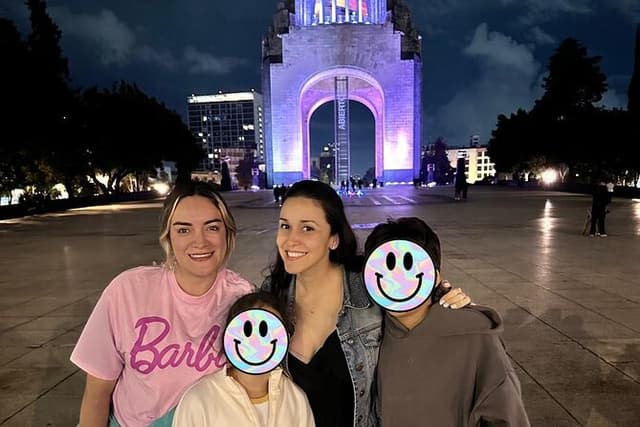 Overnight in illuminated CDMX : private tour | Local culture + food