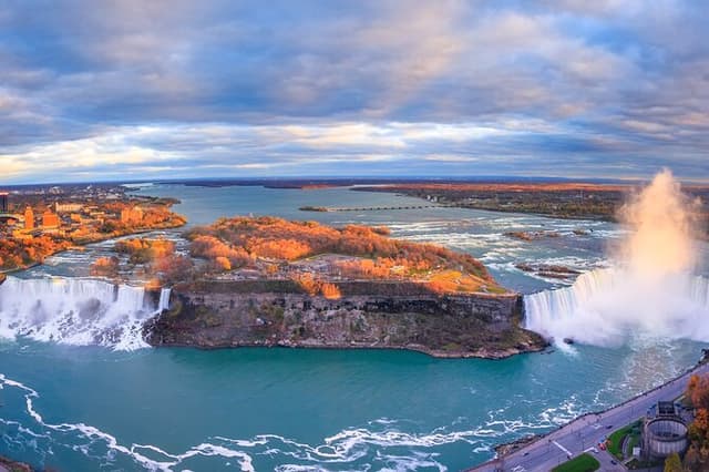Niagara Falls & Niagara on the Lake Luxury SUV VIP Private Tour