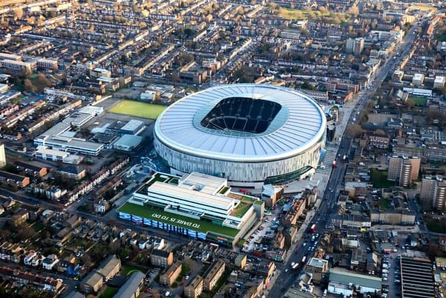 London Football - Premier League Stadiums Tour in Private Car