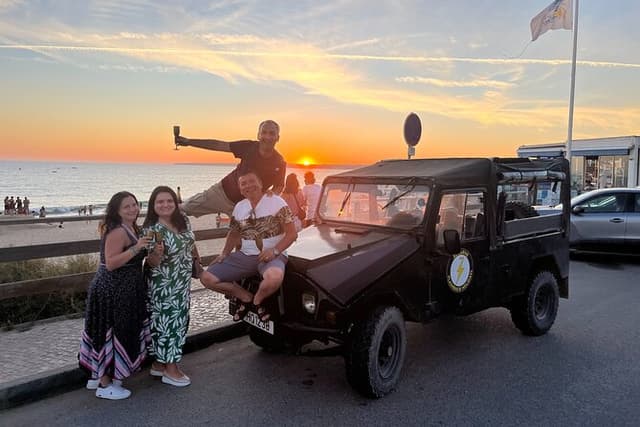 Sunset Jeep Safari w/ Champagne & Chicken Piri Piri Dinner