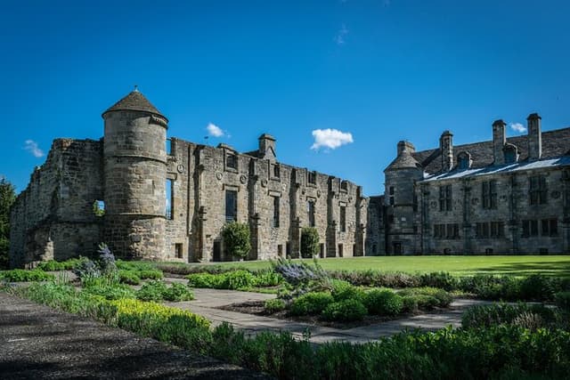 St Andrews & Falkland Village Small Group Tour from Edinburgh