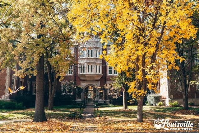 Historic Walking Tour of Victorian Louisville with Food & Bourbon