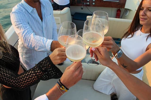 4-Hour Boat Tour on Lake Garda from Lazise