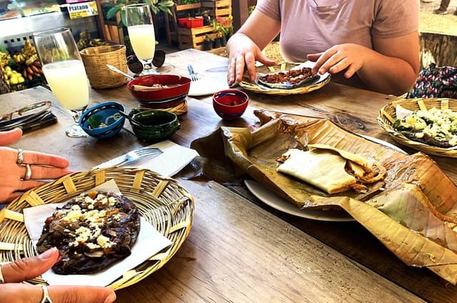 Street Food and Markets Tour, Meat or Veggie Options