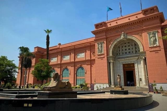 Private Day Tour to Cairo and Pyramids from Port Said