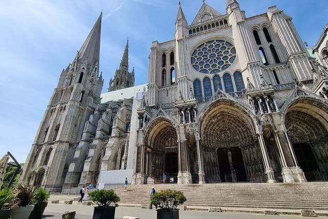 Private Guided Tour of Chartres Cathedral