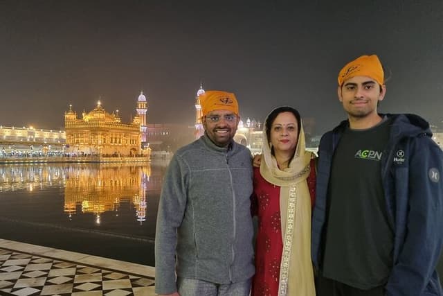 Amritsar 1 Day Tour: Golden Temple, Jalianwala Bagh, Wagah Border