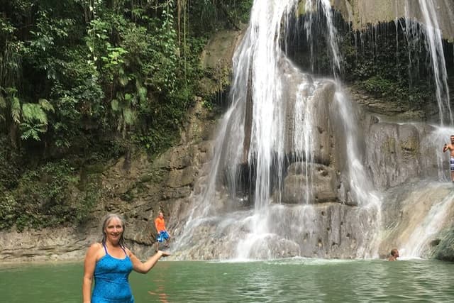 Perfect Getaway Tour of Indian Cave with Gozalandia