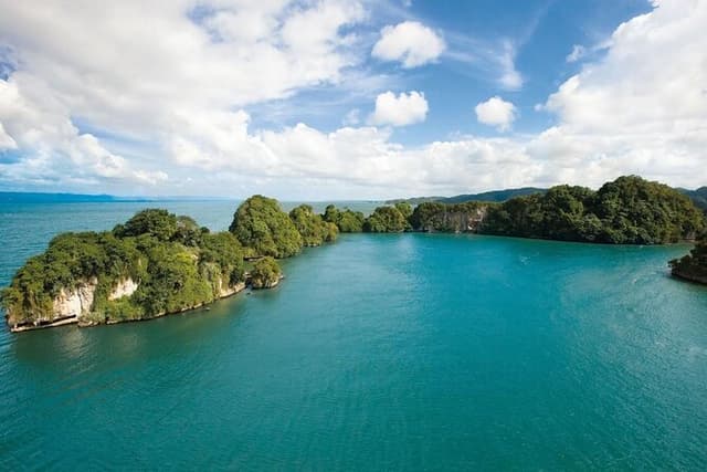 Punta Cana: Los Haitises National Park & Montaña Redonda Tour