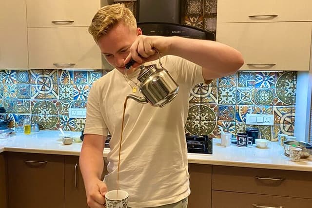 Chai Master Class in an Authentic Indian Home with Food