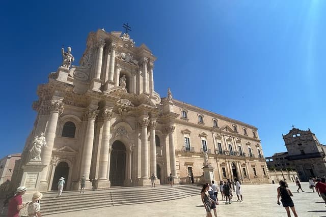 Noto, Siracusa and Ortigia (private driver with Luxury mercedes)