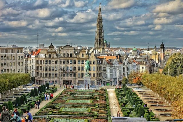 Legends of Brussels-Royal Quarter, Grand Place & Gothic Cathedral
