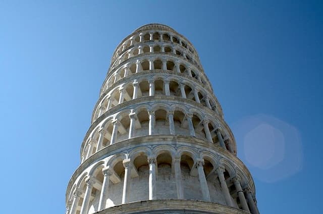 Private Pisa Discovery Walking Tour with Leaning Tower Access