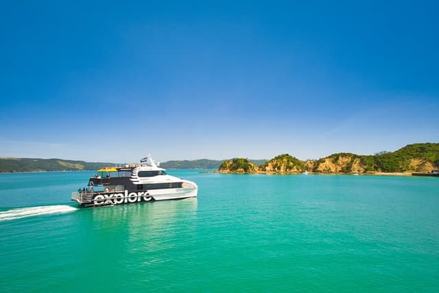 Man O' War Vineyard and Rotoroa Island Combo from Auckland