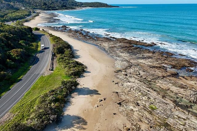 Great Ocean Road Reverse BOUTIQUE Tour IN Premium Coach