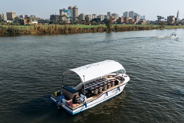 Elite Boats Tour in Cairo & Giza with Drinks Included