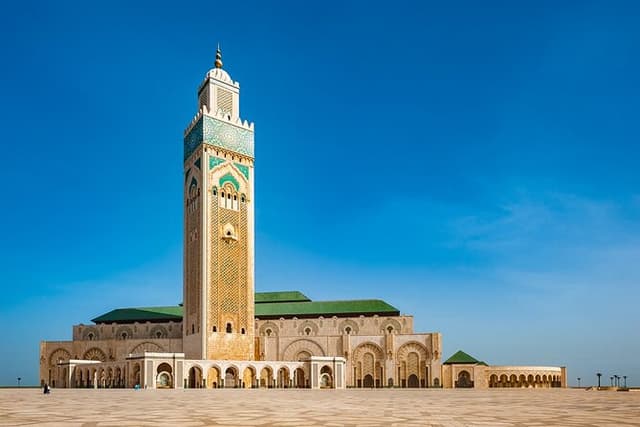 Visit Casablanca from the port or hotels