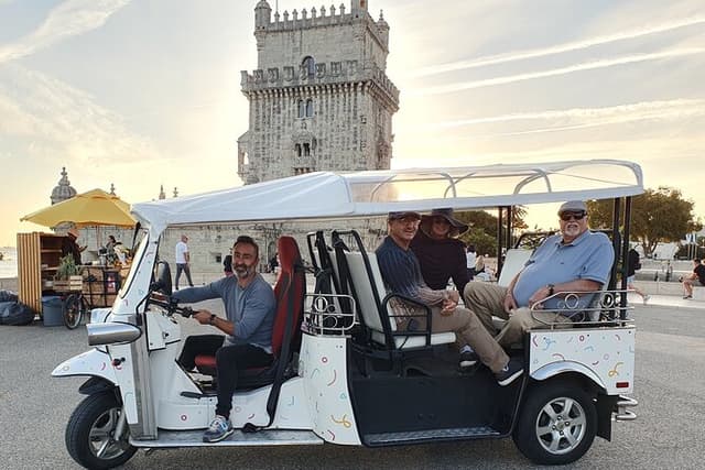 Beyond the guidebooks - 3 Hours Tuk Tuk Tour