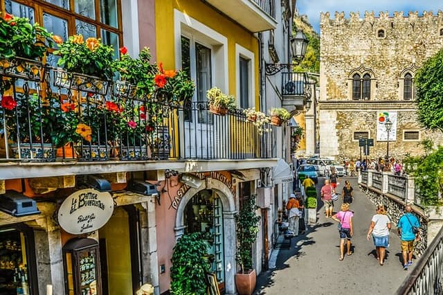 Taormina and Etna Full Day Tour from Giardini Naxos cruise port