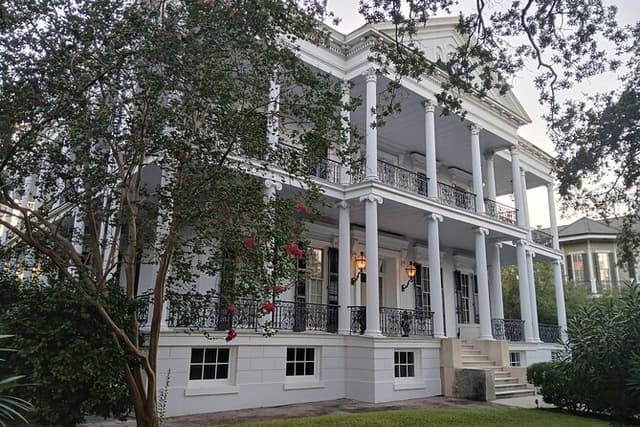 Adults-Only Garden District, Cemetery, Anne Rice True Crime Tour