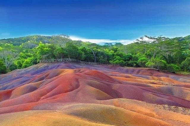 Private Southwest Day Tour: 7-Coloured Earth, Chamarel Waterfall, Trou aux Cerfs