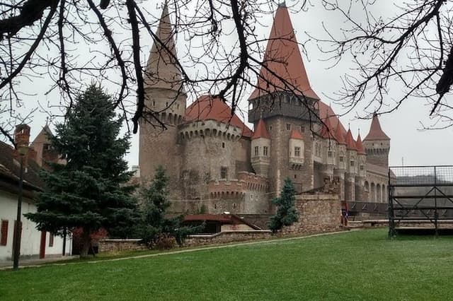 Discover Corvin Castle in Hunedoara and Sibiu Fortified City