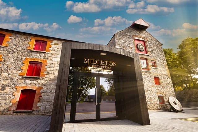 Private Luxury Tour Blarney Castle Jameson & Cobh, 7 Guests Max
