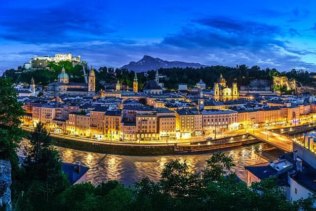 Private Salzburg Sunset & Night Tour