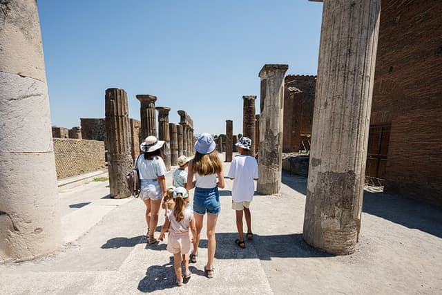 Private Tour: Pompeii and Sorrento from Rome