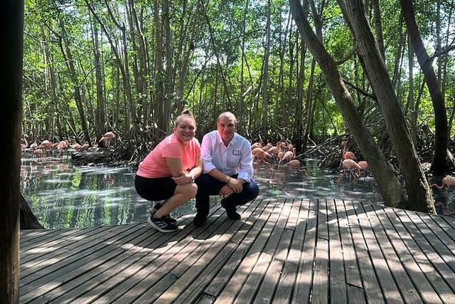 Private and Cultural Experience : National Aviary with Local Guide