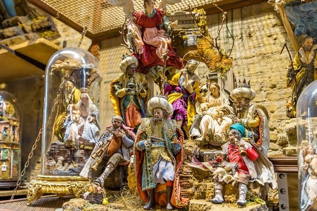Explore the magic Nativity Scene Market with private Guide