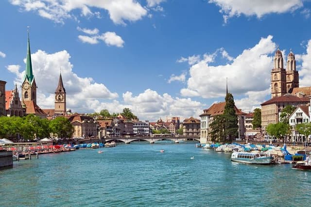Zürich City Private Walking Day Trip from Basel