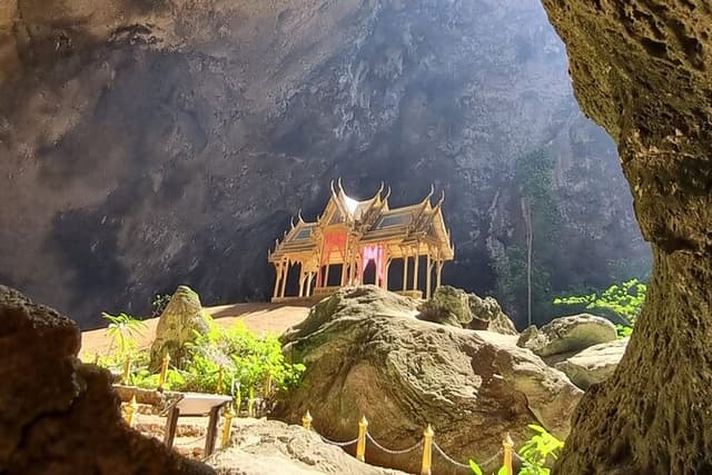 Hua Hin Sam Roi Yod National Park & Laem Sa La Beach Guided Day