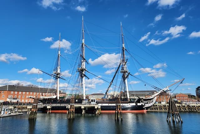 Boston Revolutionary Walking Tour + Private Harbor Cruise
