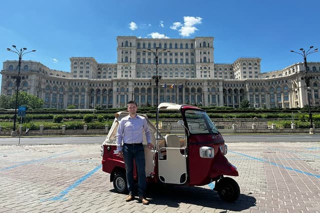 Bucharest Tuk Tuk city tour