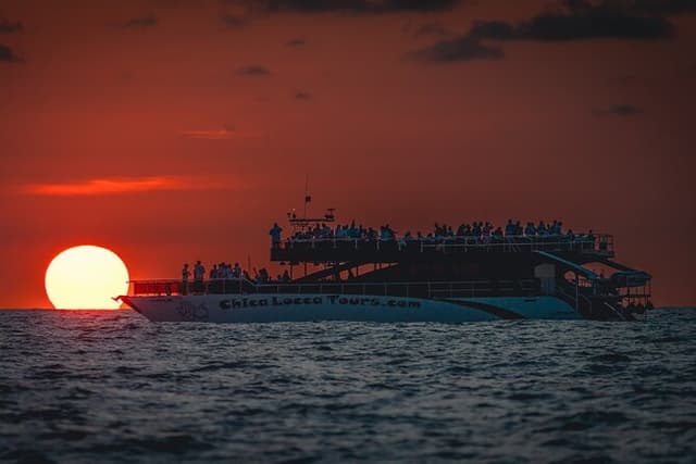 Sunsets and Whales Mega Yachts ALL INCLUSIVE: Puerto Vallarta