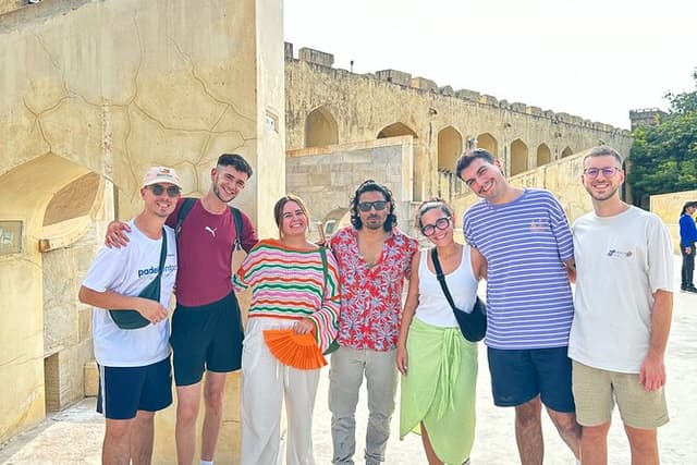 Jaipur Private Full Day City Tour with Pick Up and Drop Off