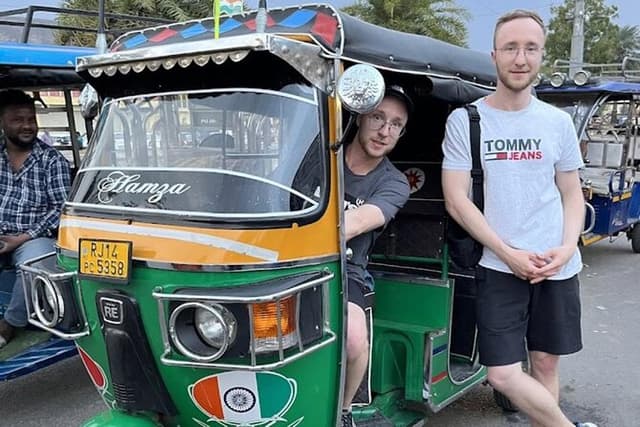 Jaipur Tuk-Tuk Tour with Flower Market Visit