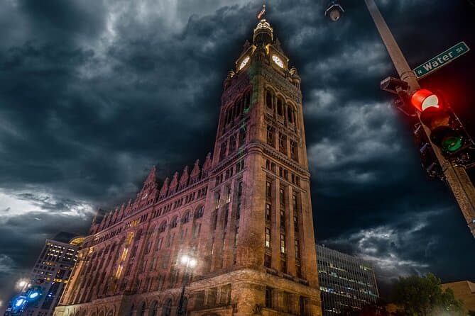 Milwaukee Ghost Tour: Haunted History & Paranormal Walks