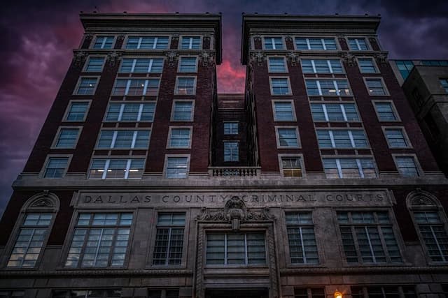 Deadly Dallas Ghost Tours: Blood, Bones, and Burials